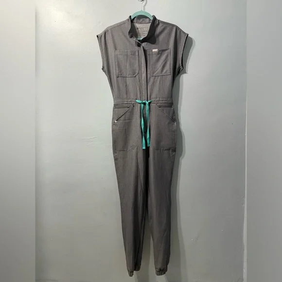 FIGS Rafaela Cargo FIONx ScrubJumpsuit In Graphite Women’s Scrubs Size XXS - Picture 8 of 16